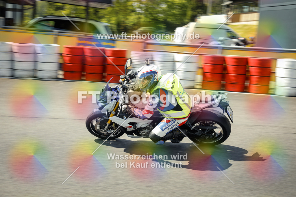 OBK_Mai_Martina_Markus-11081 | Hier findet Ihr Bilder von Touristenfahrten auf der Nürburgring Nordschleife oder von anderen Veranstaltungen die ich besucht habe. Viel Spass beim Durch Schauen 