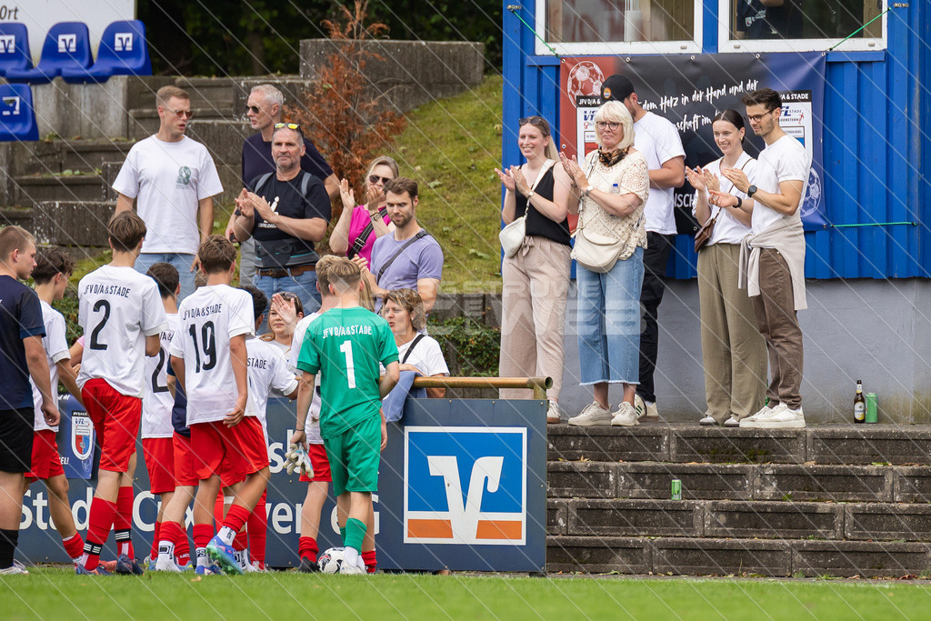 20250920_Picselweb-Fotografie_1R3_2137 | JFV D/A &amp; Stade - VfB Oldenburg0:1 VfB no70:2 VfB no70:3 VfB JFV Eigentor0:4 VfB no70:5 VfB no71:5 JFV no3 Jaric Jimenez-Voss2:5 JFV no9 Janko Sylvester3:5 JFV no16 Damian Elias Mihro Burekovic - Realisiert mit Pictrs.com
