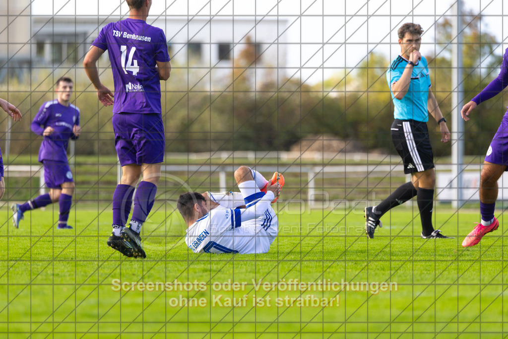 20261010_155331_0066_(c)_by_PhotoPeet | #,1.FC Eislingen (weiß) vs. TSV Bernhausen (lila), Fussball, Landesliga 2 - wfv, 11. Spieltag, Saison 2026/2027, Rasenplatz, Eichbachstation, Haldenstraße, 73054 Eislingen, 10.10.2026 - 15:30 Uhr,Foto: PhotoPeet / Sport- &amp; Eventfotografie / Peter Harich