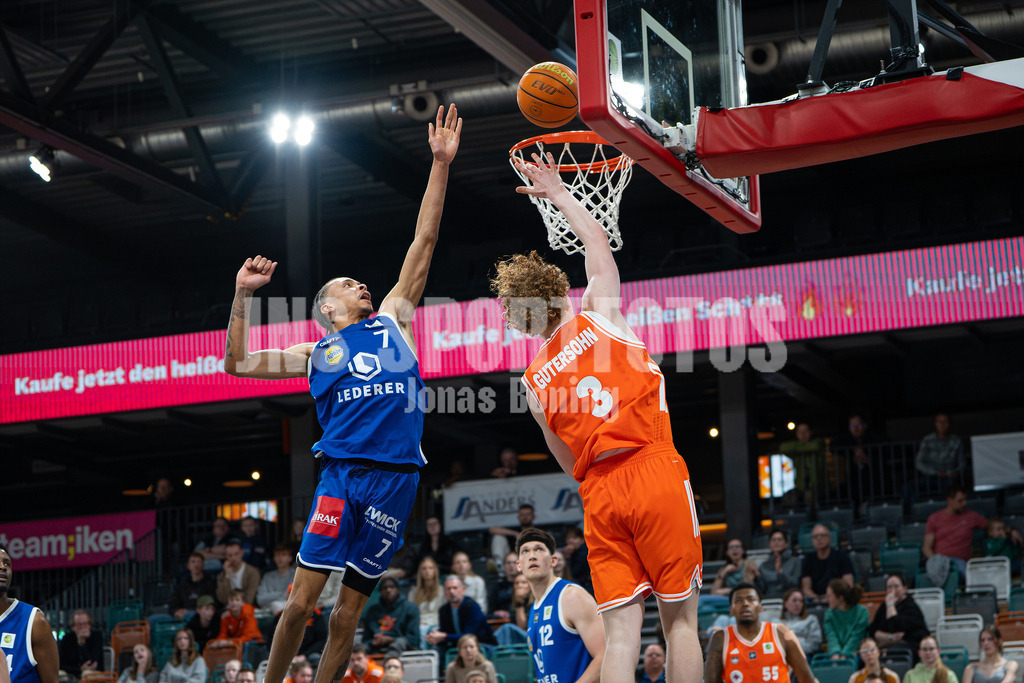 Basketball I Herren I Saison 2025-2026 I 2. Bundesliga ProB Nord I 23. Spieltag I RASTA Vechta II - EN Baskets Schwelm I 7760 | Tristan Gutersohn (3, RASTA Vechta II) - Realisiert mit Pictrs.com
