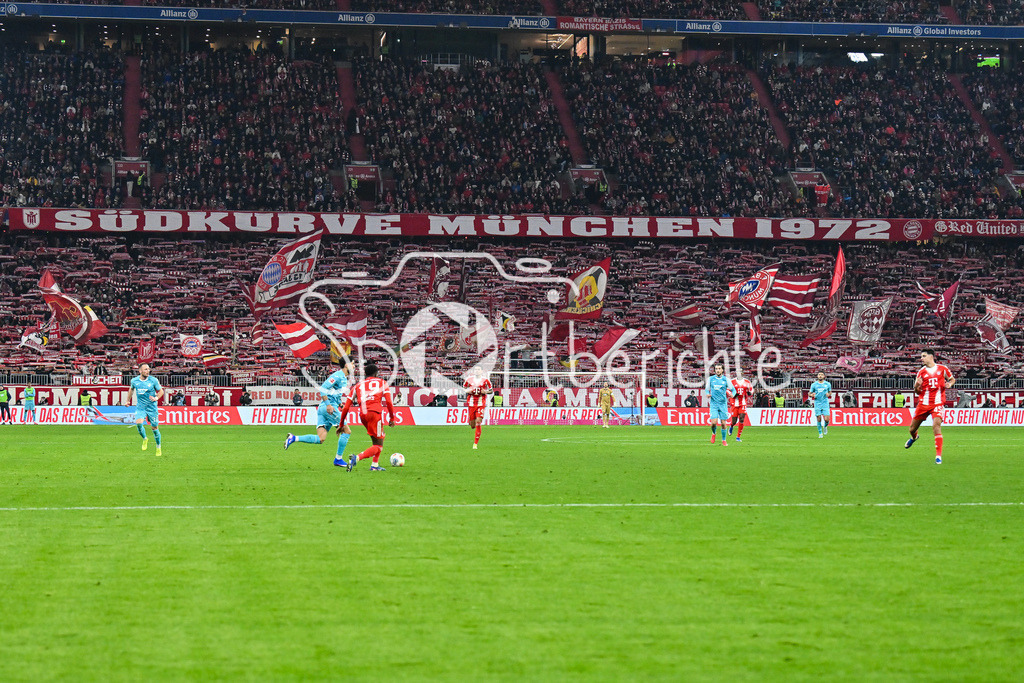 FC Bayern München - TSG 1899 Hoffenheim | MUNICH, GERMANY - 08. FEBRUARY: im Bild die Südkurve der Allianz Arena / Fans / Ultras während dem Bundesligamatch zwischen dem FC Bayern München und der TSG 1899 Hoffenheim am 21. Spieltag in der Allianz Arena / DFL REGULATIONS PROHIBIT ANY USE OF PHOTOGRAPHS AS IMAGE SEQUENCES AND/OR QUASI-VIDEO / Symbolfoto / Symbolbild