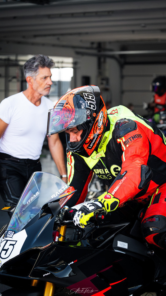 Ducati Trackday Hockenheimring 2026 | Entdecken Sie die faszinierende Welt von Alexander Tschuncky Arts: Kreative Fotografie, atemberaubende Automobilkunst und hochwertiger Bilderdruck. Lassen Sie sich inspirieren! - Realisiert mit Pictrs.com