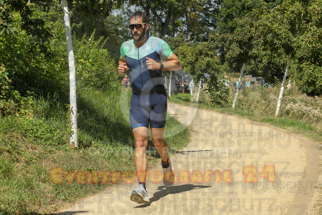 250824_1234_EX1_9799 | Sportfotografie im Rhein-Sieg Kreis, Köln, Bonn, NRW, Rheinland Pfalz, Hessen, etc. Unser Tätigkeitsfeld umfasst den Laufsport vom Volkslauf über den Marathon, Duathlon, Triathon bis zum Ultralauf wie Kölnpfad Ultra oder Schindertrail.