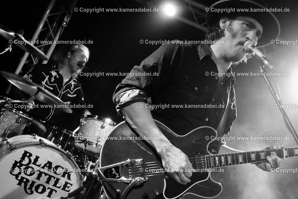Konzert : Black Bottle Riot am 14.11.2025 im Rare Guitar in Münster | Konzert : Black Bottle Riot am 14.11.2025 im Rare Guitar in Münster - Realisiert mit Pictrs.com