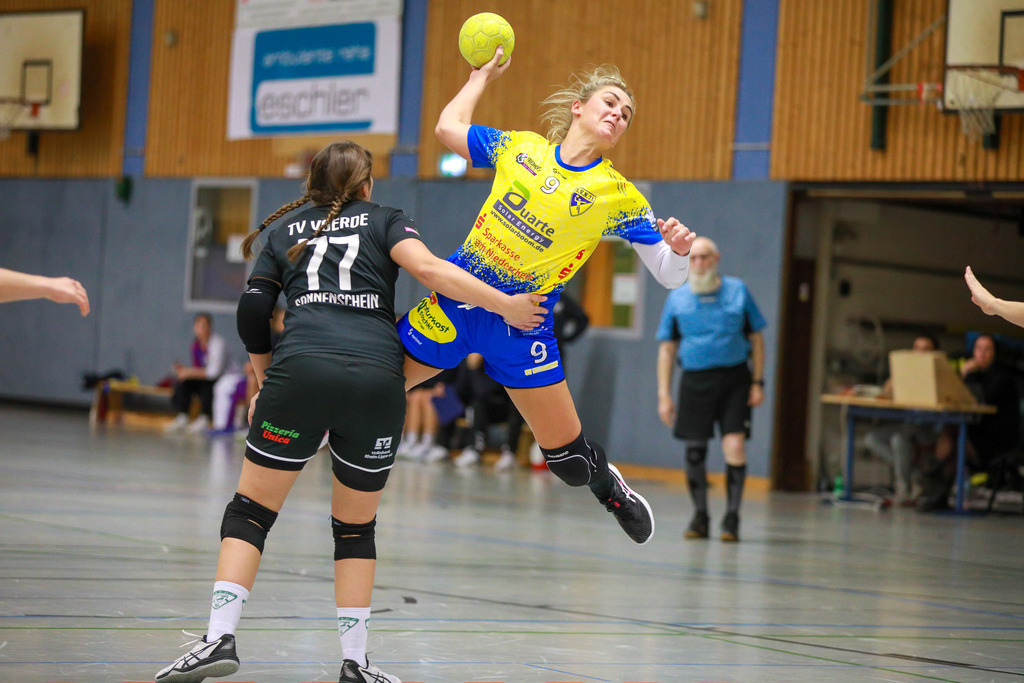 SVN_TvVoerde_021124_009 | Bildergalerie von Sport-Ereignissen aber auch von weiteren spannenden Dingen - nicht nur vom Niederrhein. In Anlehnung an den bekannten Spruch von Hanns Dieter Hüsch heißt das Motto: "Niederrhein ist überall".  - Realisiert mit Pictrs.com