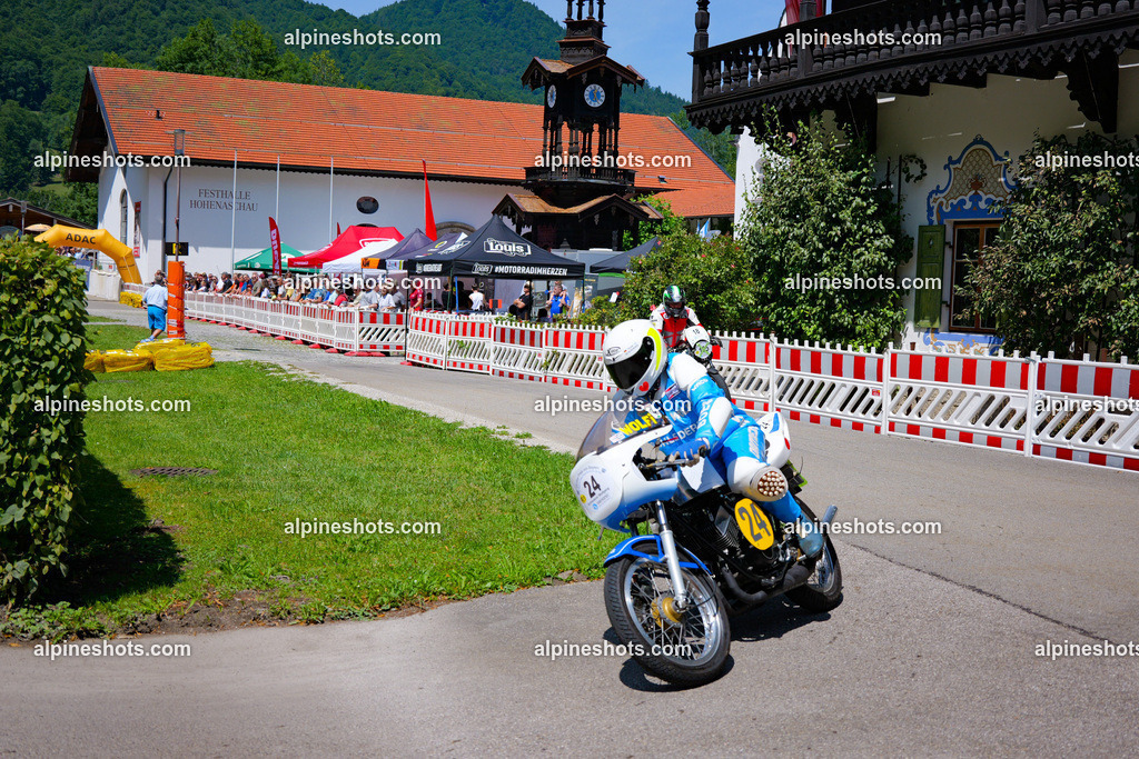 P1036938-2 | Erleben Sie atemberaubende, hochqualitative Fotos Ihrer Fahrt entlang der malerischen Alpenstraßen. Besuchen Sie alpineshots.com, um professionelle Aufnahmen Ihrer unvergesslichen Reise zu finden und zu kaufen - Realisiert mit Pictrs.com