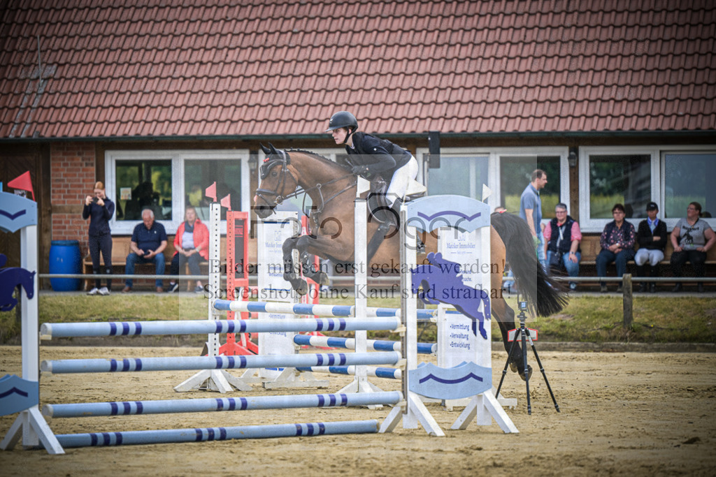 DOS_3148 | Entdecke hochwertige Reitturnierfotos von Foto Oger. Professionell, emotional und authentisch – jetzt Lieblingsmomente im Shop bestellen.Deutschlandweite Turnierfotografie. - Realisiert mit Pictrs.com