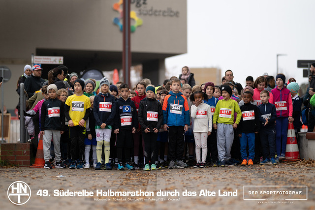 Süderelbe Halbmarathon 2025 I 09.11.2025 I Fotograf_DerSportfotograf.I 00129 | Der Sportfotograf. - Realisiert mit Pictrs.com