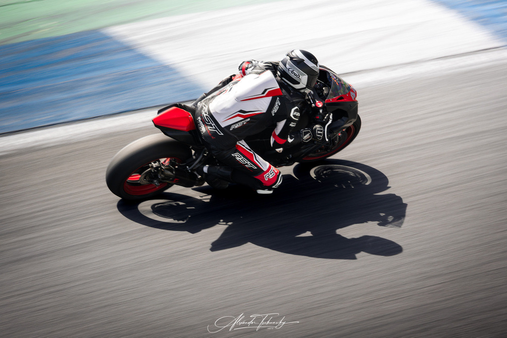 Ducati Trackday Hockenheimring 2026 | Entdecken Sie die faszinierende Welt von Alexander Tschuncky Arts: Kreative Fotografie, atemberaubende Automobilkunst und hochwertiger Bilderdruck. Lassen Sie sich inspirieren! - Realisiert mit Pictrs.com