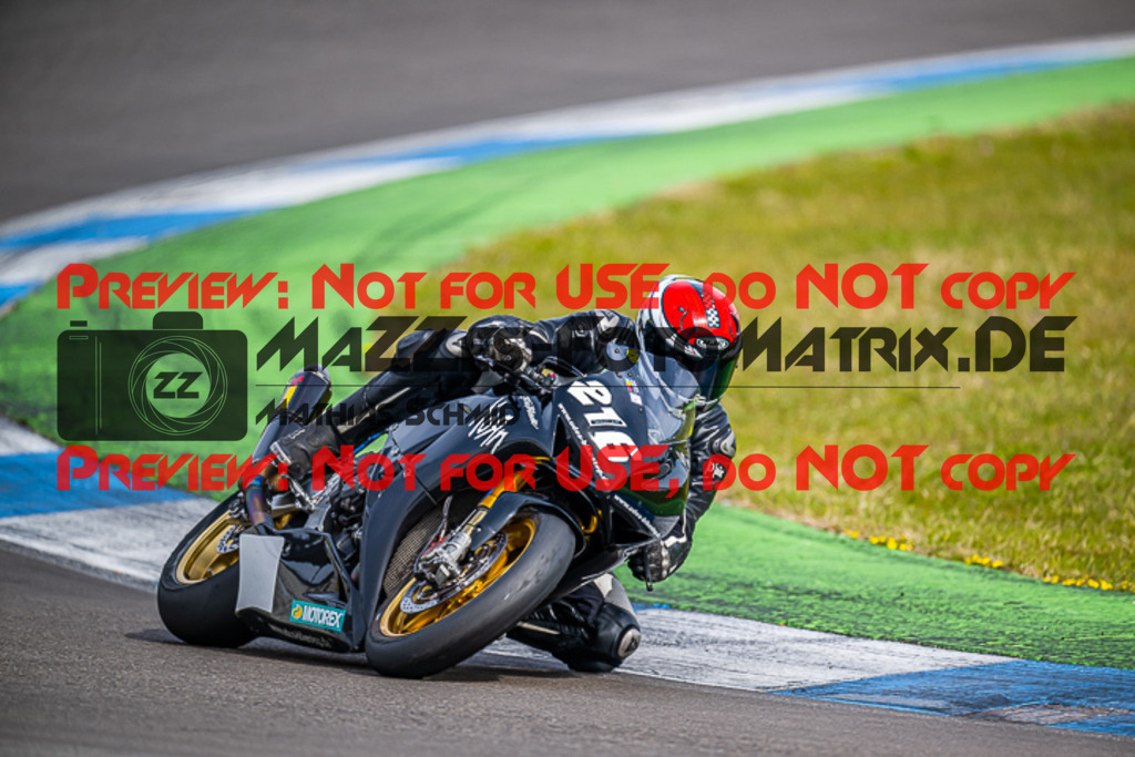 MaZZes_FotoMatrix_230410_4084 | WEISS