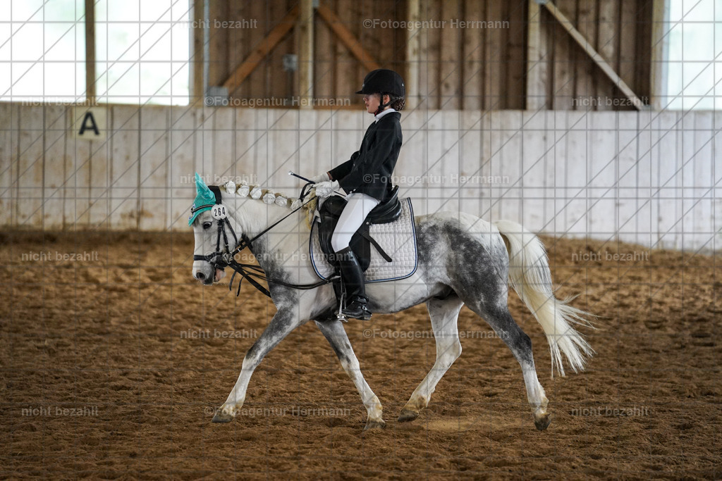 20230518-FAH04087 | Frühjahrsturnier, landberg am Lech, 2023, Reitclub Landsberg, Turnierbilder, Fotos Turnier Landsberg, Fotoagentur Herrmann, Turnierfotografen Bayern, reitsport Fotograf, Pferde Fotograf