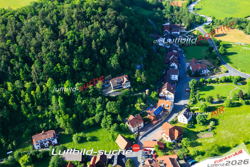 Die Luftaufnahme Behringersmühle - Gößweinstein wurde vom UL-Flugzeug (keine Drohne) aus fotografiert.Hohe Druck- Auflösung-die Geschenkidee!