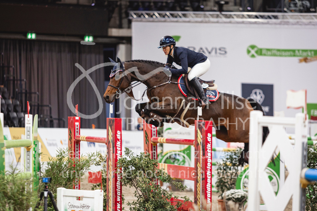 241103_Oldenburg_FinaleMittlereTour-224 | Deine schönsten Turniermomente als professionelle Fotos! Entdecke hochwertige Pferdesport-Fotografie im Online-Shop. Jetzt Fotos finden & bestellen!