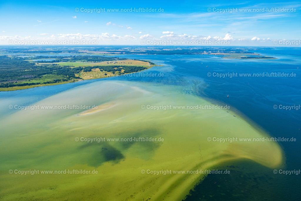 Peenemünde_Sandbank_Usedom_ELS_7878100822 | PEENEMüNDE 10.08.2022 Sandbank vor Peenemünde in der Ostsee auf der Insel Usedom im Bundesland Mecklenburg-Vorpommern, Deutschland. // Sandbank in front of Peenemuende in the Baltic Sea on the island of Usedom in the state Mecklenburg - Western Pomerania, Germany. Foto: Martin Elsen