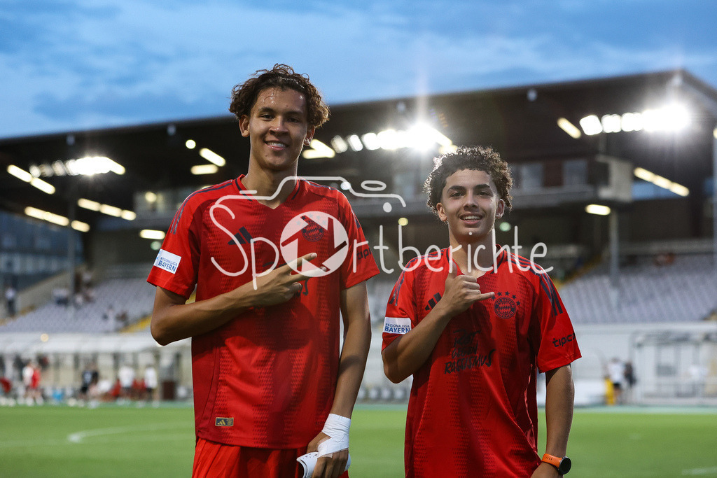 FC Bayern Amateure - SpVgg Ansbach | Im Bild v. l. Jason ECKL (FCB #19) und Jussef NASRAWE (FCB #20)