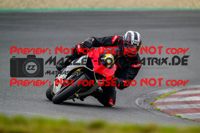 MaZZes_FotoMatrix_240724_6007705_5967 | GELB