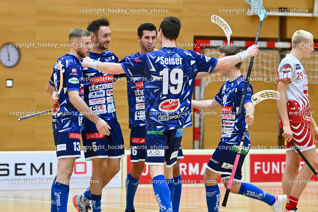 VSV Unihockey vs. KAC Floorball 4.2.2023 | Jubel VSV Unihockey Mannschaft, #13 Martin Krametter, #6 Timo Schmid, #5 Michael Kanduth, #19 Philipp Seiser
