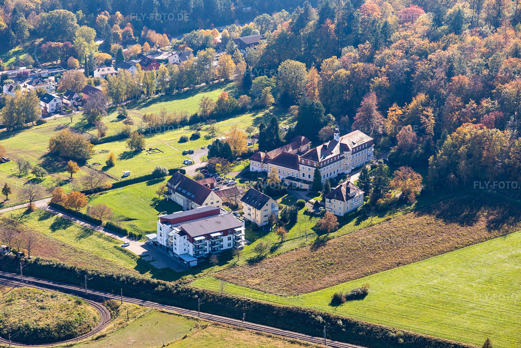 Luftbild: Bibelheim Bethanien im Ortsteil Langensteinbach in Karlsbad im Bundesland Baden-Württemberg in Deutschland. Foto: IMG_129916.jpg vom 24.10.2021 durch Werner Riehm/FLY-FOTO.de