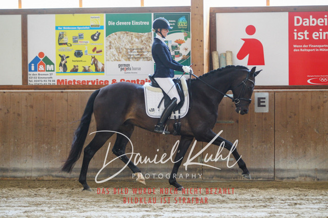 DKP43237 | Turniersportfotografie; Pferdefotografie; Dressurfotografie