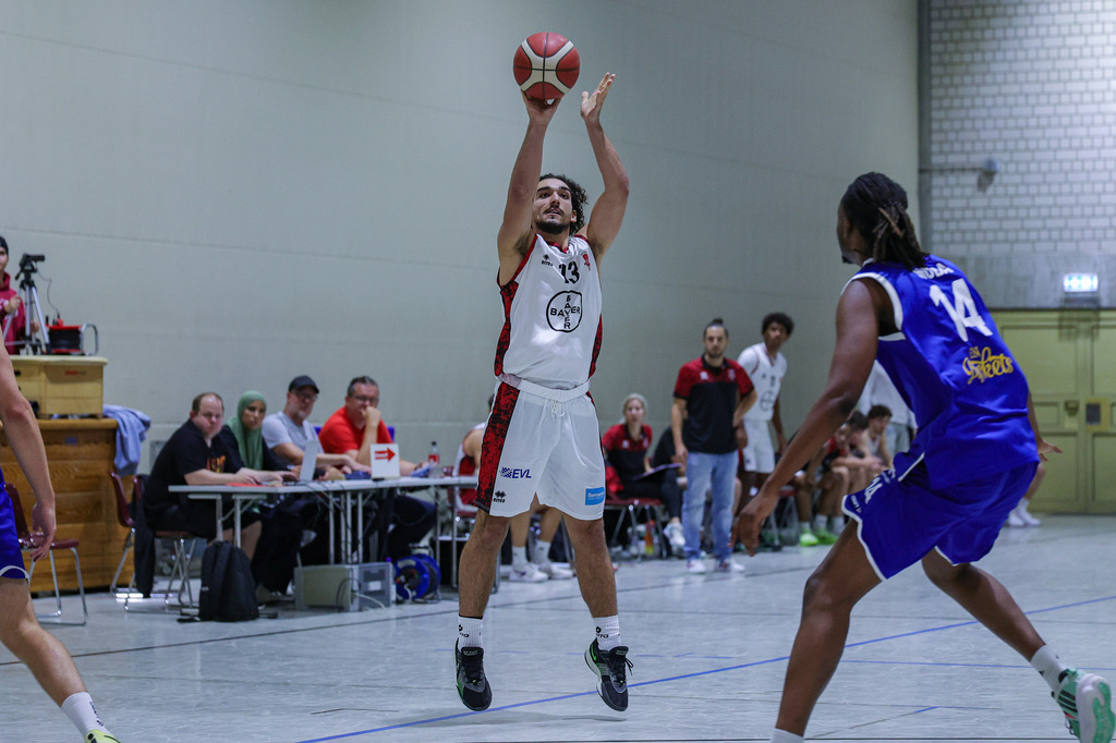 Regio Test BAYER GIANTS vs EN Baskets Schwelm-72 | Fotos von Basketballspielen aus dem Raum NRW fotografiert von Gero Mueller-Laschet und Daniel Schaefer - Realisiert mit Pictrs.com