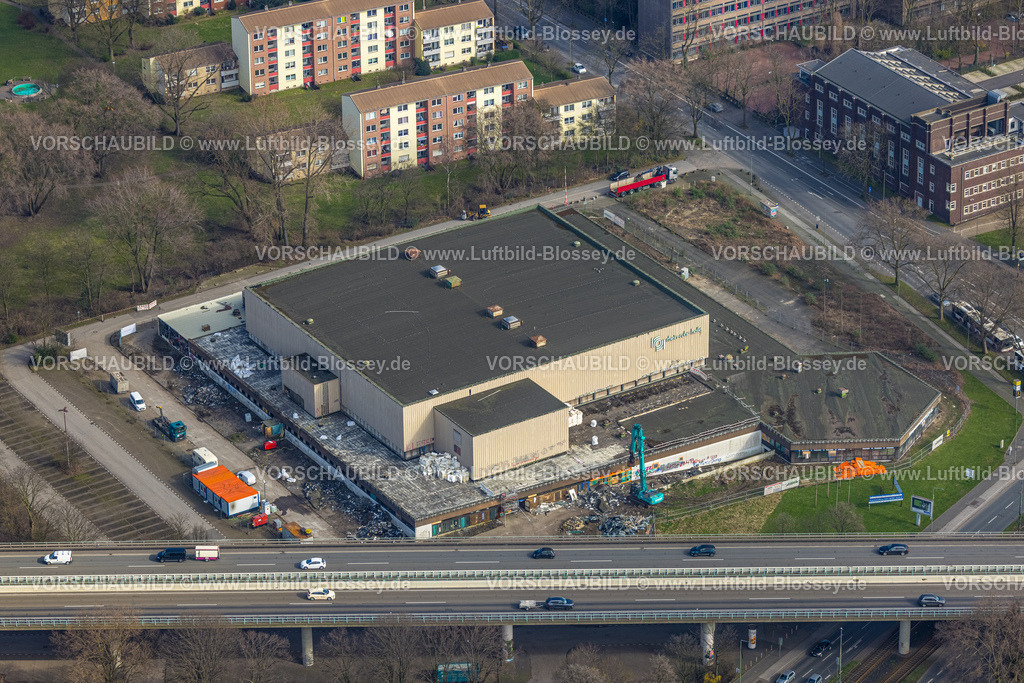Duisburg240304547 | Luftbild, geschlossene und für Abriss vorgesehene Rhein-Ruhr-Halle,, an der BAB Autobahn A59, Obermarxloh, Duisburg, Ruhrgebiet, Nordrhein-Westfalen, Deutschland, Duisburg-N