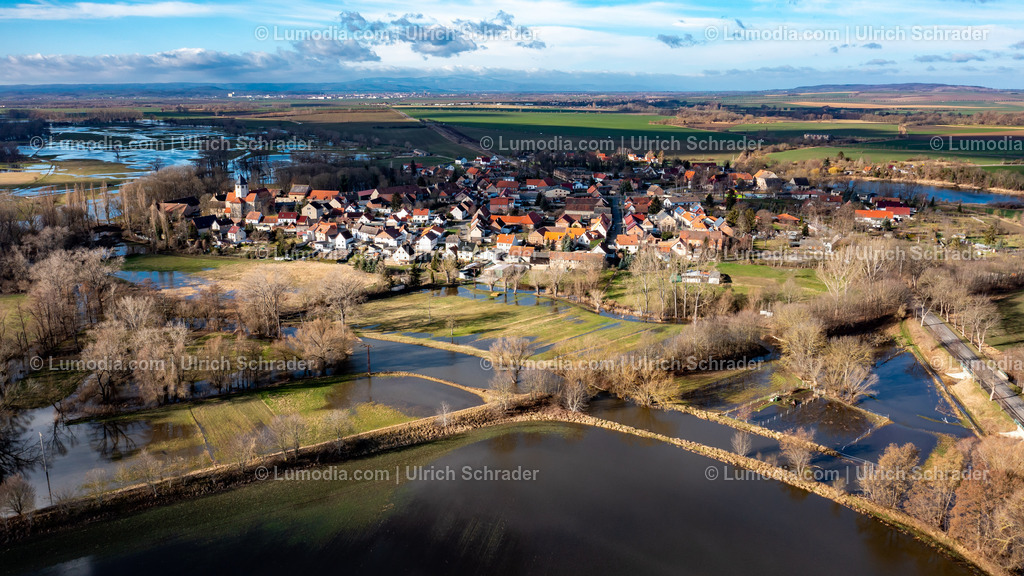 10049-51438 - Hochwasser bei Gröningen | Stockfoto und Bilderpool mit Bildmaterial aus Deutschland, dem Harz, Halberstadt, Quedlinburg, Wernigerode und weltweit. Qualitativ hochwertige und professionelle Fotos anschauen und kaufen. - Realisiert mit Pictrs.com