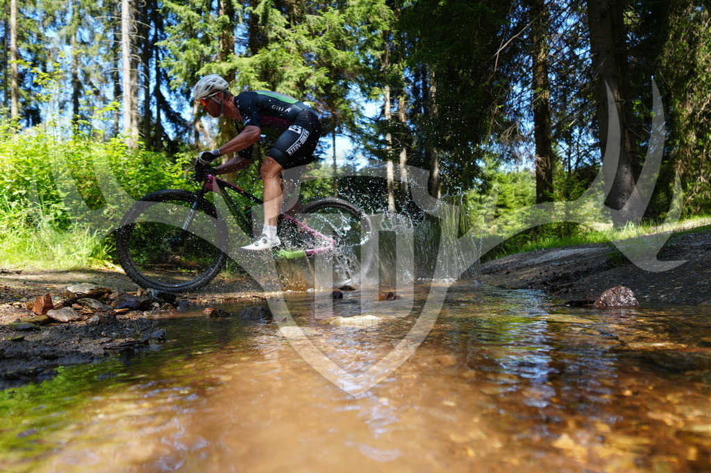 FC604786 | Fotogalerie der Treibjagd im Dunkelwald - Dein MTB Etappenrennen im Erzgebirge - Realisiert mit Pictrs.com