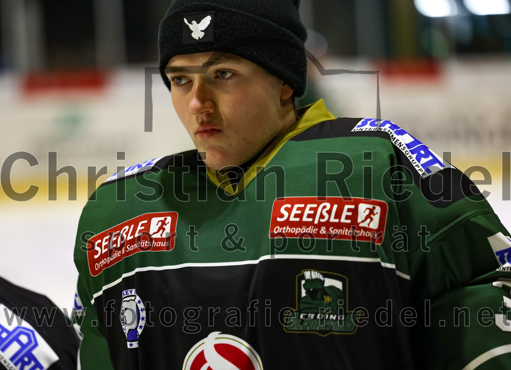 2022-11-20_004_TSV_Erding_gegen_ERSC_Amberg | Erding, Deutschland, 20.11.2022:
Eishockey, Bayernliga 2022 / 2023, 15. Spieltag, TSV Erding gegen ERSC Amberg, Endergebnis: 5:1

Torwart Patrick Mayer (Erding Gladiators, #30)

Foto: Christian Riedel / fotografie-riedel.net