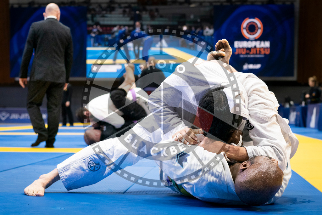20240125PBB02377 | Fighters compete during the sixth day of the Brazilian Jiu-jitsu European Championship of the IBJJF in Paris, France, on January 25, 2024.