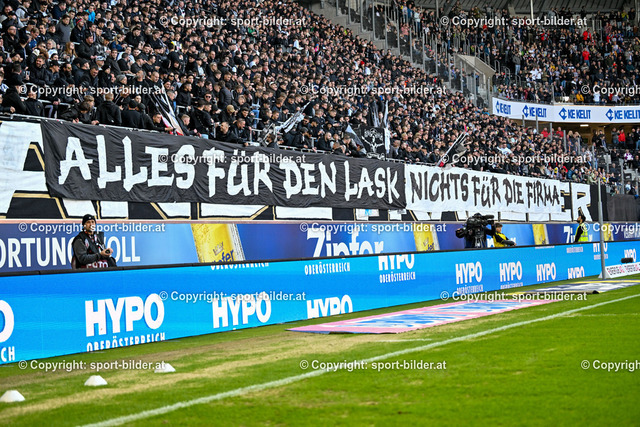 AUT, Admiral Bundesliga, LASK Linz vs FC Red Bull Salzburg | 09.03.2024, Raiffeisen Arena Linz, AUT, Admiral Bundesliga, LASK Linz vs FC Red Bull Salzburg, im Bild Fans - Zuschauer Lask Linz (Lask)


// Admiral Bundesliga Match between LASK Linz and FC Red Bull Salzburg in Linz, Austria on 2024/03/09
