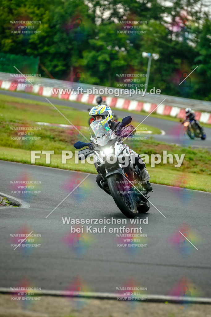 VBK-4090 | Hier findet Ihr Bilder von Touristenfahrten auf der Nürburgring Nordschleife oder von anderen Veranstaltungen die ich besucht habe. Viel Spass beim Durch Schauen 