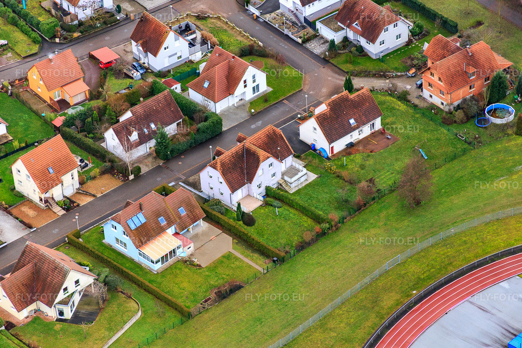 Vue aérienne: Rue des Sarments x Rue Heuwiese Altenstadt à le quartier Altenstadt in Wissembourg dans le département Bas Rhin, France – .Photo: IMG_085834.jpg prise le 08/01/2016 par Werner Riehm/FLY-FOTO.eu – Résolution de l'original: 5472 x 3648 px