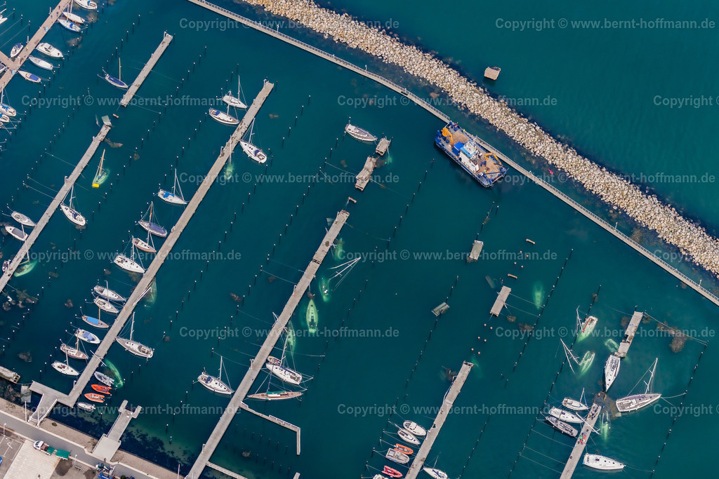 PLB_6350modct_Schilksee | LUFTBILD. Kiel - Schilksee Olympiahafen. __ Havarierte Yachten im Südhafen. - Realisiert mit Pictrs.com
