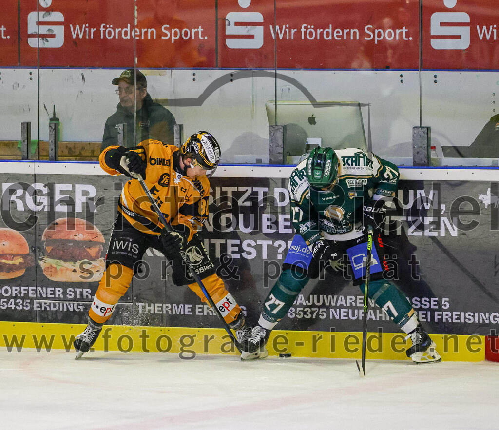 2026-02-27_095_TSV_Erding_gegen_EV_Fuessen | Erding, Deutschland, 27.02.2026:Eishockey, Oberliga Süd 2025 / 2026, 51. Spieltag, TSV Erding gegen EV Füssen, Endergebnis: 2:4Mark Waldhausen (Erding Gladiators, #27)Foto: Christian Riedel / fotografie-riedel.net