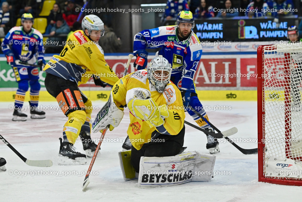 EC IDM Wärmepumpen VSV vs. Vienna Capitals | #30 Sebastian Wraneschitz Vienna Capitals, #91 Nick Hutchison EC VSV, #8 Nelson Nogier Vienna Capitals, EC IDM Wärmepumpen VSV vs. Vienna Capitals, EC IDM Wärmepumpen VSV vs. Vienna Capitals am 28.01.2026 in Villach (Stadthalle Villach), Austria, (Photo by Bernd Stefan)