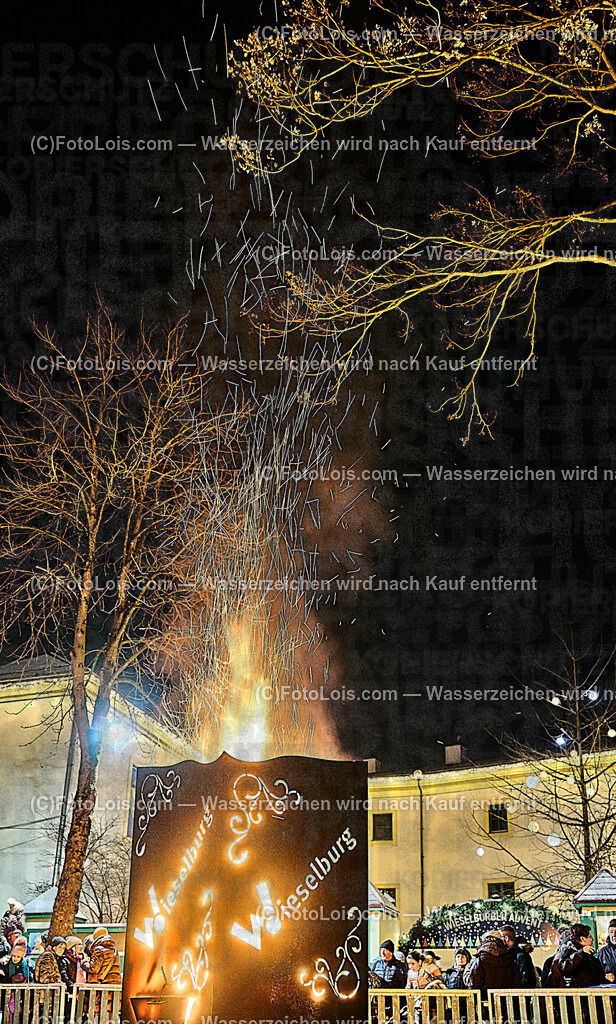 ALP9542_Wieselburger ADVENT_Wintersonnenwendfeuer | (C)FotoLois.com, Alois Spandl, Wieselburger Advent, Wintersonnenwendfeier mit Umzug durch die Stadt, Sonnenwendfeuer und Perchtenlauf mit Show im Schlosspark, Mitwirkung der Partnergemeinde EINBECK, Sa 17. Dezmber 2022.