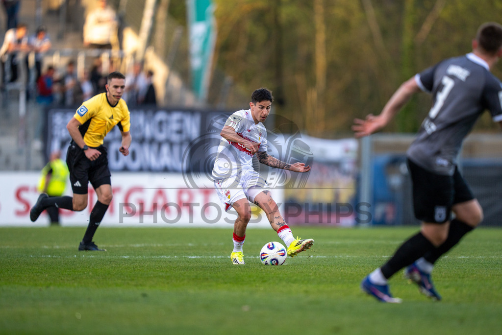 VfB Stuttgart II vs. SSV Ulm 1846 Fussball, Fussball, 3. Liga, 32. Spieltag, 08.04.2026 | Nicolas Sessa (VfB Stuttgart II, #10),VfB Stuttgart II vs. SSV Ulm 1846 Fussball, Fussball, 3. Liga, 32. Spieltag, 08.04.2026DFB regulations prohibit any use of photographs as image sequences and/or quasi-video