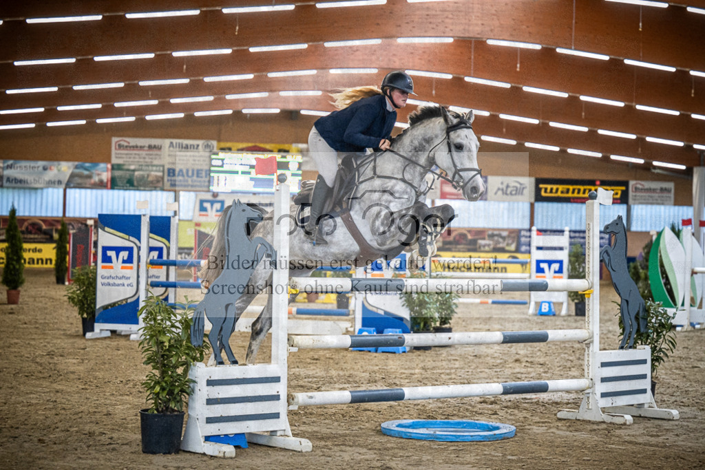 DOS_B1257 | Entdecke hochwertige Reitturnierfotos von Foto Oger. Professionell, emotional und authentisch – jetzt Lieblingsmomente im Shop bestellen.Deutschlandweite Turnierfotografie. - Realisiert mit Pictrs.com