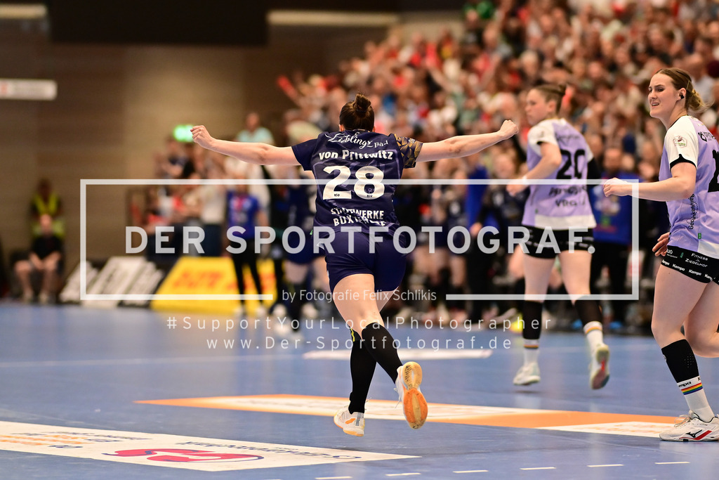 Handball I Frauen I Saison 2025-2026 I Play-Offs 5-11 I 3. Spieltag I Buxtehuder SV - VfL Oldenburg I 175873 | Jubel, Begeisterung, Enthusiasmus, Euphorie, Freude, Glücksgefühl, Heiterkeit bei: Teresa von Prittwitz (28, Buxtehuder Sportverein) - Realisiert mit Pictrs.com