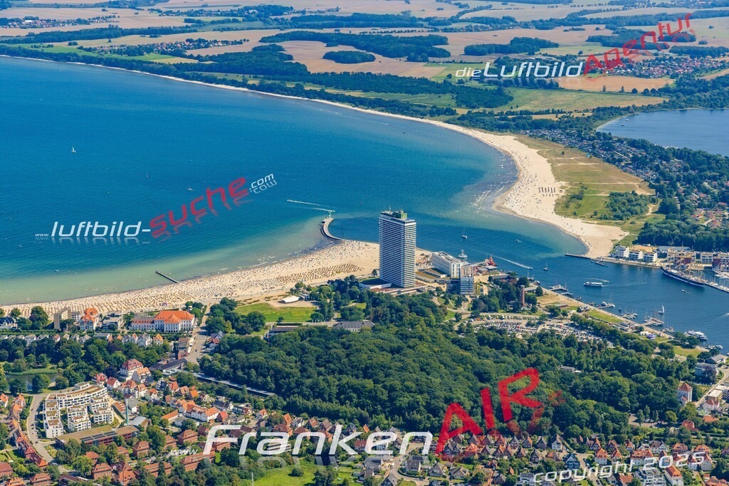 Luftaufnahme Travemünde Lübeck - Die Luftaufnahme wurde 2025 vom UL-Flugzeug heraus erstellt ( ohne Drohne ) - Hochauflösende Luftaufnahme - für professionelle Ausdrucke geeignet. Die Geschenkidee !Mit Lizenz und Bildrechte bestellbar