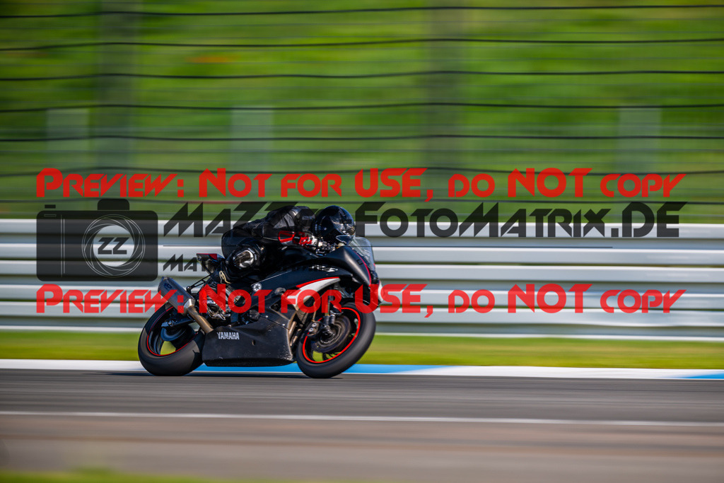 MaZZes_FotoMatrix_240702_6007705_2-59 | WEISS