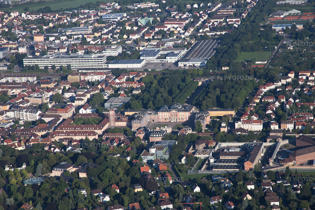 Luftbild: Schloß von Norden in Bruchsal im Bundesland Baden-Württemberg in Deutschland. Foto: IMG_092316.jpg vom 01.08.2016 durch Werner Riehm/FLY-FOTO.de