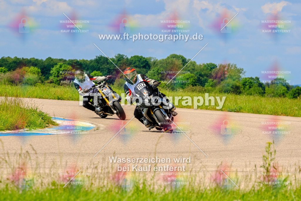 MotoTeam-0684 | Hier findet Ihr Bilder von Touristenfahrten auf der Nürburgring Nordschleife oder von anderen Veranstaltungen die ich besucht habe. Viel Spass beim Durch Schauen 