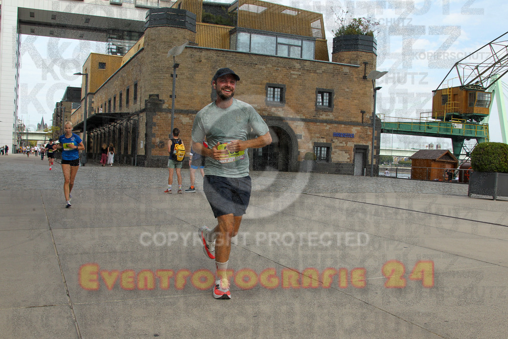 250920_1324_EV4_5416 | Sportfotografie im Rhein-Sieg Kreis, Köln, Bonn, NRW, Rheinland Pfalz, Hessen, etc. Unser Tätigkeitsfeld umfasst den Laufsport vom Volkslauf über den Marathon, Duathlon, Triathon bis zum Ultralauf wie Kölnpfad Ultra oder Schindertrail.