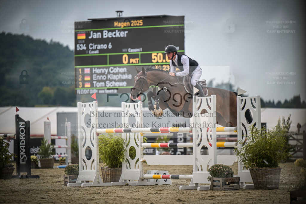 DOS_2057 | Entdecke hochwertige Reitturnierfotos von Foto Oger. Professionell, emotional und authentisch – jetzt Lieblingsmomente im Shop bestellen. - Realisiert mit Pictrs.com