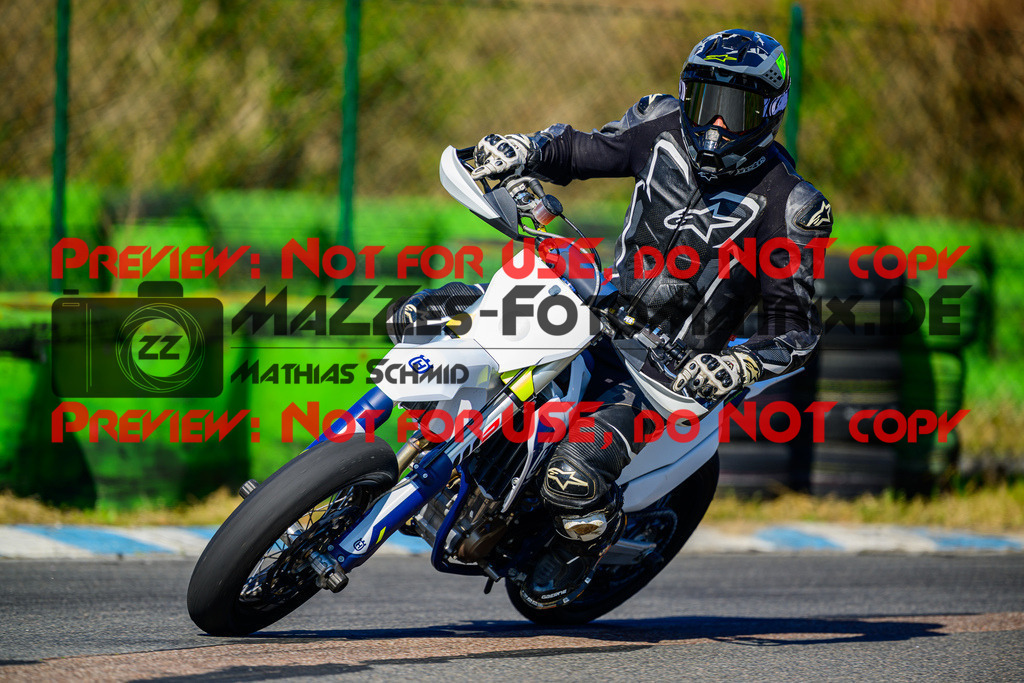 MaZZes_Fotomatrix_20250328_6007705_7645 | Fotograf Mathias Schmid
Sportfotograf,
Eventfotograf,
Hochzeitsfotograf,
Portraitfotograf