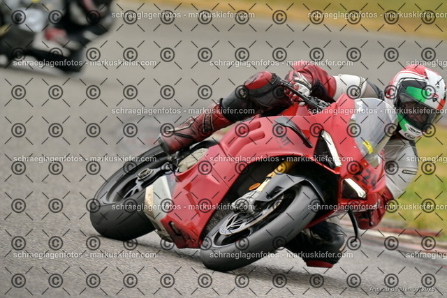 25bt05-0325 | markuskiefer.com - Realisiert mit Pictrs.com