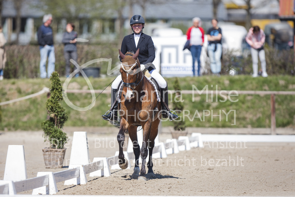 220418_L-Dressur-234 | Frühlingsfest der Pferde
Herford
18.April 2022
Dressurprfg. Kl.L* - Tr. L2ausw. geschlossen