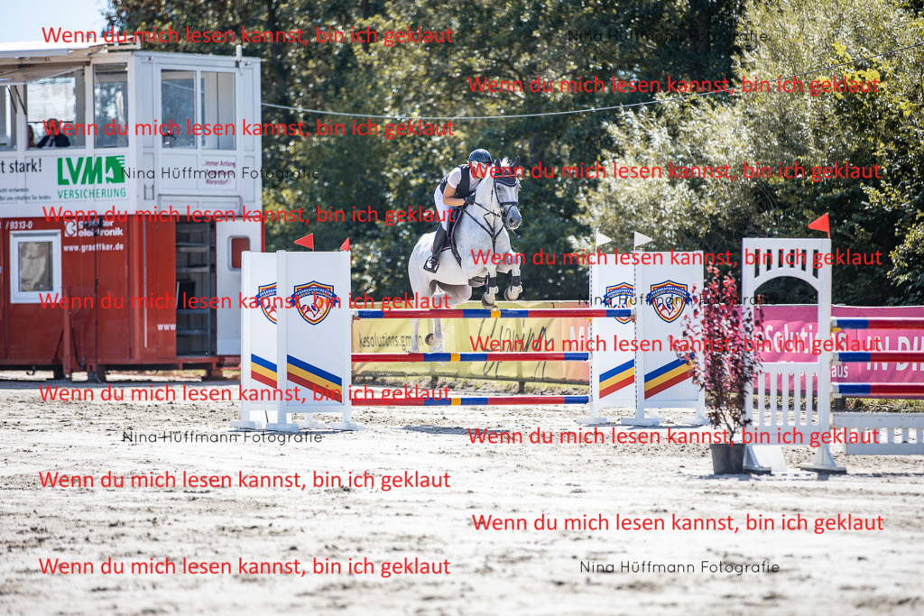 BK1A6329 | Turnierbilder Turnierfotos Nina Hüffmann Turnierfotografie Pferdefotografie Tierzeichnung Haustierzeichnung Pferdezeichnung Hundezeichnung Videograf  - Realisiert mit Pictrs.com