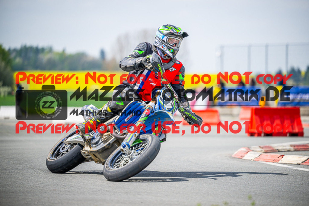 MaZZes_FotoMatrix_230507_9781 | UE40